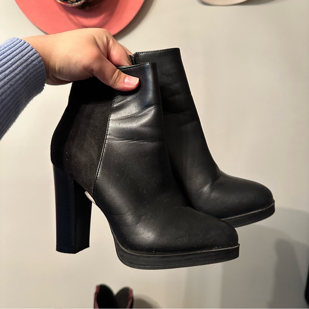 Elegant Black Ankle Boots